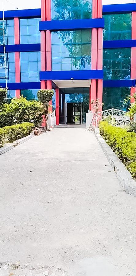 Roomshala 110 Hotel Mulaqaat - Shiv Nadar University Dadri Экстерьер фото