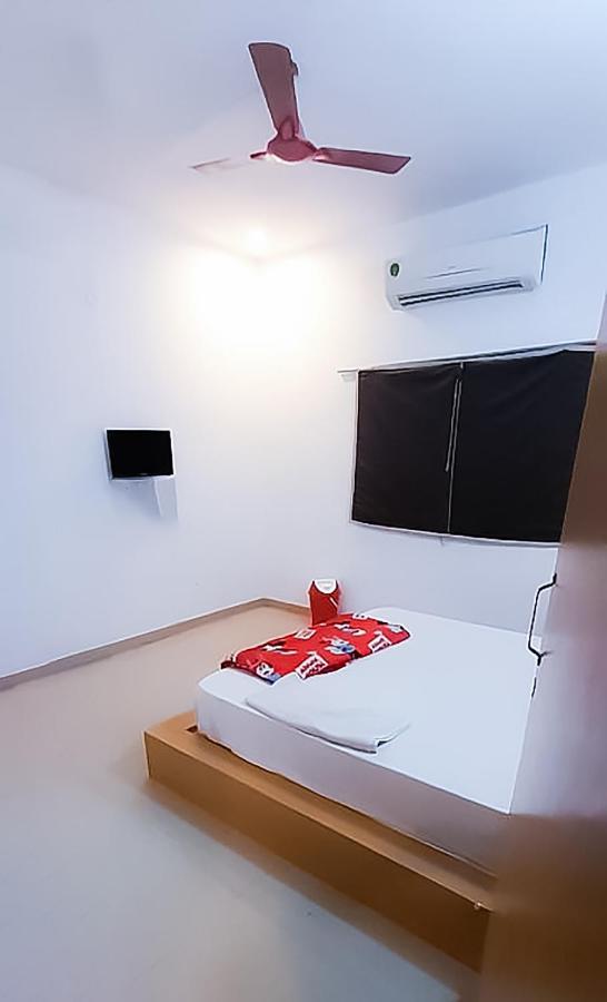 Roomshala 110 Hotel Mulaqaat - Shiv Nadar University Dadri Экстерьер фото